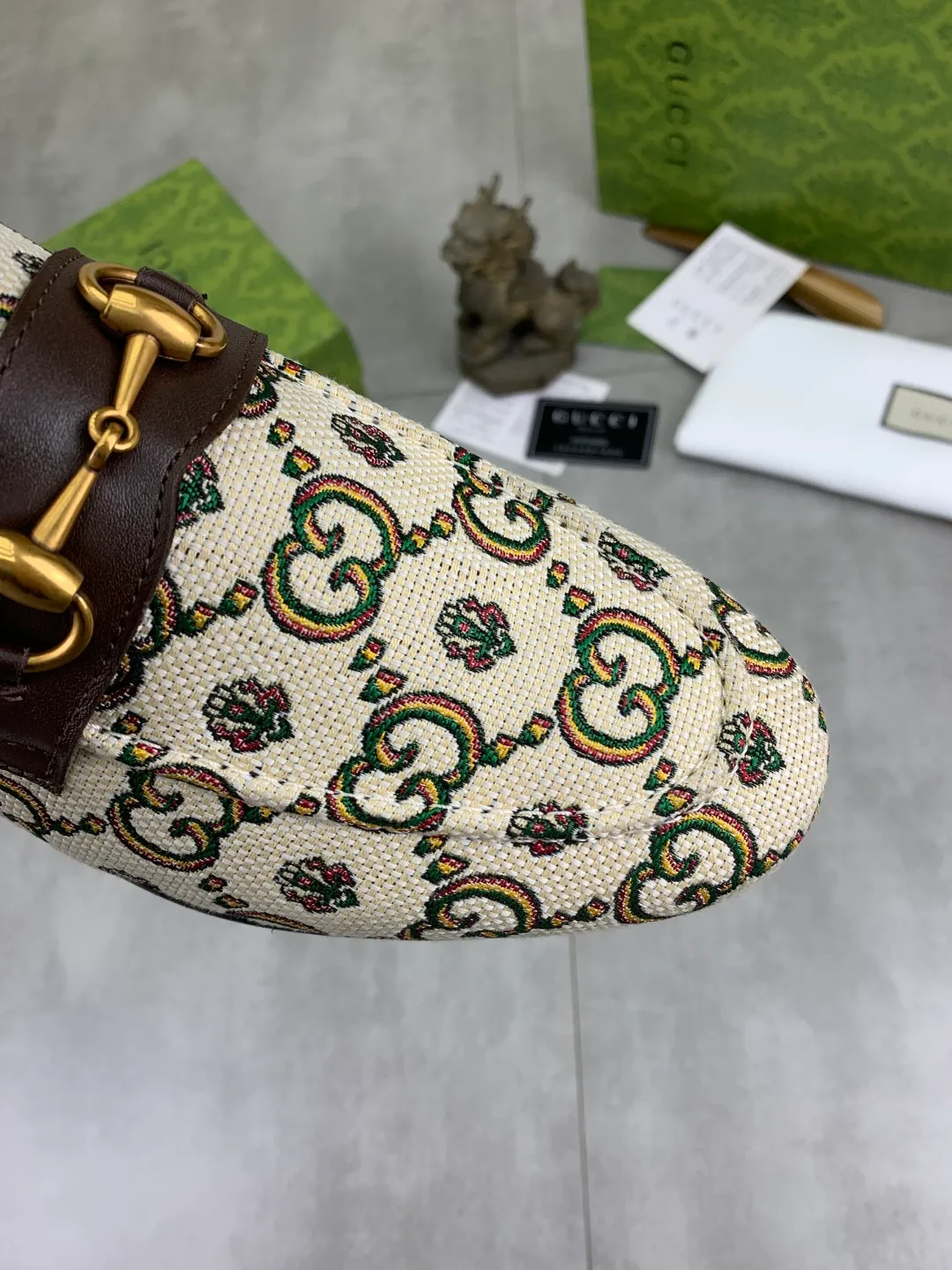 Men's Men's Shoes💰P580💰【New Style】Water-dyed Niuli Gucci's most popular selection of lazy slip-on leather shoes (Gucci) official website latest Gucci lazy leather shoes, hot style 💥 simple and elegant style, exclusive for trendy men. Unique official website latest brand original double G embossing Elements 👑 Original Gucci decoration, fashionable and elegant, fabric original calfskin ✅ fully imported first-layer cowhide lining, official website designated wear-resistant, rubber business outsole, classic model taken at the counter in real life 🎬38-44 black brown optional